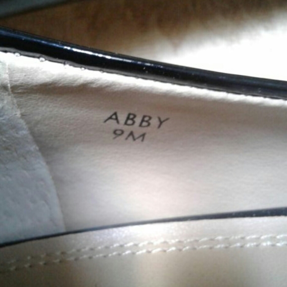 Ellen Tracy Black Patent Toeless Leather Dress… - Picture 7 of 9